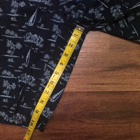 Tommy Hilfiger shorts - Picture 2 of 4